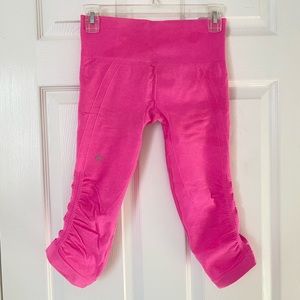 Lululemon In The Flow Seamless Crop Scrunch Leggings